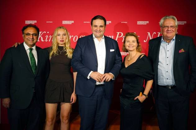 Walid Nakschbandi, Helena Zengel, Nathanael Liminski, Annette Frier and Ralph Elster at the 34th NRW Cinema Program Awards ceremony of the Film und Medienstiftung NRW at the olkenburg Cologne, 13 11 2024 Foto:xC.xAdolph xFuturexImagex kinoprogrammpreis_4149