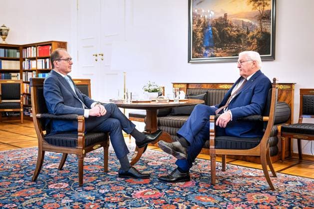 News Themen der Woche KW46 News Bilder des Tages Berlin, Deutschland, 14.11.2024: Schloss Bellevue: CSU-Landesgruppenchef Alexander Dobrindt zu einem Gespräch bei Bundespräsident Frank-Walter Steinmeier *** Berlin, Germany, 14 11 2024 Schloss Bellevue CSU State Group Chairman Alexander Dobrindt for talks with Federal President Frank Walter Steinmeier Copyright: xBergmann,xGuido BPA dtsxNachrichtenagenturx dts_51349
