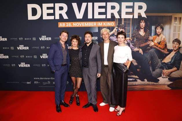 Bilder des Jahres 2024, Entertainment 11 November Entertainment Themen der Woche KW46 Entertainment Bilder des Tages Friedrich Muecke, Lucia Barrado, Regisseur Ivan Sainz-Pardo, Florian David Fitz und Julia Koschitz bei der Der Vierer Film Premiere am 14.11.2024 in Berlin Der Vierer Filmpremiere in Berlin *** Friedrich Muecke, Lucia Barrado, director Ivan Sainz Pardo, Florian David Fitz and Julia Koschitz at the Der Vierer film premiere on 14 11 2024 in Berlin Der Vierer film premiere in Berlin 