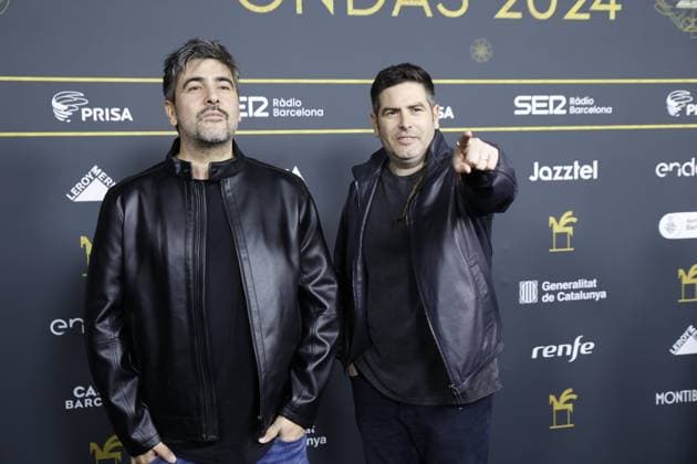 Photocall prior to the gala of the Ondas Awards 2024 The group Estopa during the photocall prior to the gala of the Ondas Awards at the Liceu, on November 14, 2024, in Barcelona, Catalonia Spain The Ondas Awards, created in 1945, are awarded annually by the Promotora de Informaciones S A Grupo PRISA through Radio Barcelona of Cadena SER, with the aim of rewarding the quality and popularity of productions, as well as professional careers in radio, television, music and radio advertising 14 NOVEMBER 2024 ONDAS AWARDS PHOTOCALL POSED FAMOSOSOS PREMIOS RADIO TELEVISIÓN Kike Rincó Barcelona Catalunya Catalunya Barcelona Catalunya Espana Copyright: xKikexRinconx 6341374