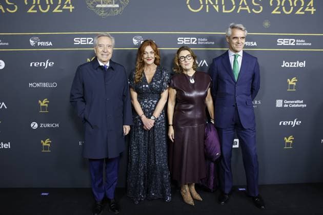 Photocall prior to the gala of the Ondas Awards 2024 Journalist Inaki Gabilondo 1i during the photocall prior to the gala of the Ondas Awards at the Liceu, on November 14, 2024, in Barcelona, Catalonia Spain The Ondas Awards, created in 1945, are awarded annually by the Promotora de Informaciones S A Grupo PRISA through Radio Barcelona of Cadena SER, with the aim of rewarding the quality and popularity of productions, as well as professional careers in radio, television, music and radio advertising 14 NOVEMBER 2024 ONDAS AWARDS PHOTOCALL POSED FAMOSOSOS PREMIOS RADIO TELEVISIÓN Kike Rincó Barcelona Catalunya Catalunya Barcelona Catalunya Espana Copyright: xKikexRinconx 6341425