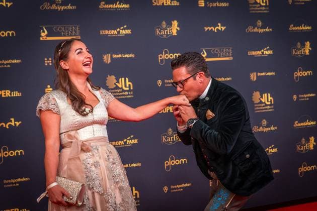 30 Goldene Henne award ceremony in Leipzig MDR Mitteldeutscher Rundfunk produces the biggest audience award in eastern Germany in collaboration with Super Illu Here the folk music singer and presenter Stefan Mross Goldene Henne 2024