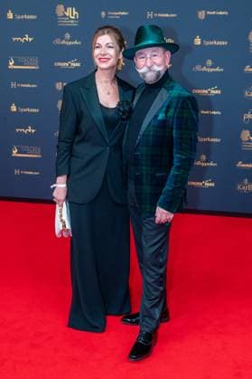 Leipzig 30 Goldene Henne award ceremony at Messe Leipzig 15 11 2024 Leipzig, Messe In the photo Nada Lichter with husband Horst Lichter, presenter and chef On Friday evening, the Goldene Henne Copyright: xEHLxMedia Erik-HolmxLanghofx 20241115_goldene-henne-ehl-1_4