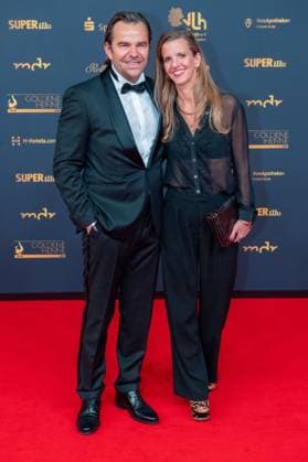 Leipzig 30 Goldene Henne award ceremony at Messe Leipzig 15 11 2024 Leipzig, Messe In the photo Robert Dahl, head of Karls Erebnis Dorf with wife Stephanie Dahl On Friday evening, the Copyright: xEHLxMedia Erik-HolmxLanghofx 20241115_goldene-henne-ehl-1_8