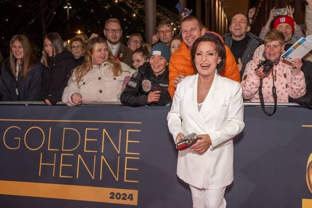 Leipzig 30 Goldene Henne award ceremony at Messe Leipzig 15 11 2024 Leipzig, Messe In the photo Ute Freudenberg, singer On Friday evening, the Goldene Henne 2024 award ceremony, jointly organized by SuperIllu and MDR Fernsehe Copyright: xEHLxMedia ChrisxLässigx 20241115_goldene-henne-cl-1_3