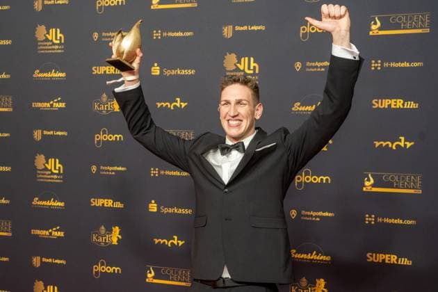 Leipzig 30 Goldene Henne award ceremony at Messe Leipzig 15 11 2024 Leipzig, Messe In the photo Lukas Märtens, swimmer, winner Goldene Henne category Sport On Friday evening, the G Copyright: xEHLxMedia ChrisxLässigx 20241115_goldene-henne-sport_2