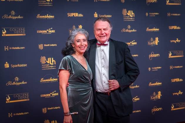 30 Presentation of the Golden Hen in Leipzig MDR Mitteldeutscher Rundfunk produces the biggest audience award in East Germany in collaboration with Super Illu Here the journalist and former GDR civil rights activist Siegbert Schefke Golden Hen 2024