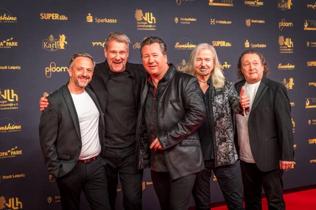 30 Goldene Henne award ceremony in Leipzig MDR Mitteldeutscher Rundfunk produces the biggest audience award in eastern Germany in collaboration with Super Illu Here the ostrock band Karat Claudius Dreilich, Bernd Römer Goldene Henne 2024