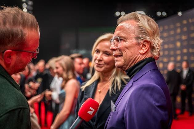 30 Goldene Henne award ceremony in Leipzig MDR Mitteldeutscher Rundfunk produces the biggest audience award in eastern Germany in collaboration with Super Illu Here TV presenter Wolfgang Lippert Goldene Henne 2024