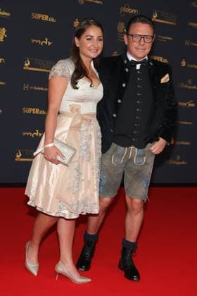 The Golden Hen 2024 Stefan Mross with girlfriend Eva Luginger on the red carpet Award ceremony of the Golden Hen 2024 on 15 11 2024 at the Leipzig Trade Fair, Hall 1 Leipzig, Saxony, Germany