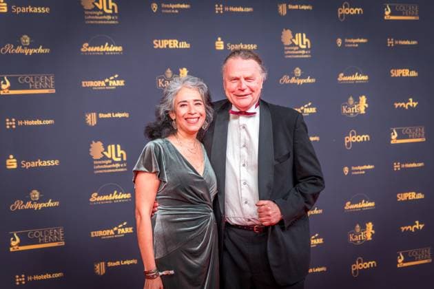 30 Presentation of the Golden Hen in Leipzig MDR Mitteldeutscher Rundfunk produces the biggest audience award in East Germany in collaboration with Super Illu Here the journalist and former GDR civil rights activist Siegbert Schefke Golden Hen 2024