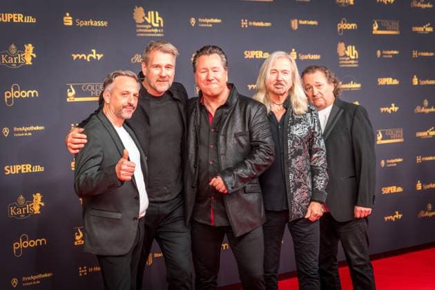 30 Goldene Henne award ceremony in Leipzig MDR Mitteldeutscher Rundfunk produces the biggest audience award in eastern Germany in collaboration with Super Illu Here the ostrock band Karat Claudius Dreilich, Bernd Römer Goldene Henne 2024