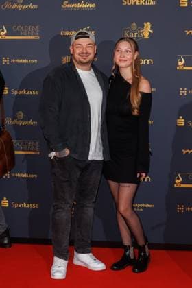 Award 30 Goldene Henne 2024 Carpet Georg Stengel and Alina Lalis on the red carpet of the 30 Goldene Henne 2024 at Messe Leipzig on 15 11 2024 Copyright: xEventpressxKochanx