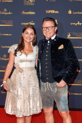 Award 30 Goldene Henne 2024 Carpet Eva Luginger and Stefan Mross on the red carpet of the 30 Goldene Henne 2024 at Messe Leipzig on 15 11 2024 Copyright: xEventpressxKochanx