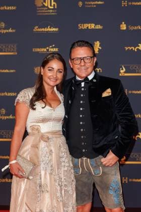 Award 30 Goldene Henne 2024 Carpet Eva Luginger and Stefan Mross on the red carpet of the 30 Goldene Henne 2024 at Messe Leipzig on 15 11 2024 Copyright: xEventpressxKochanx