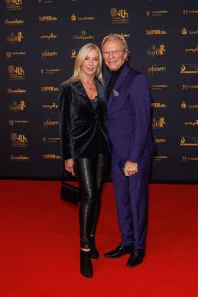 Award 30 Goldene Henne 2024 Carpet Gesine Lippert and Wolfgang Lippert on the red carpet of the 30 Goldene Henne 2024 at Messe Leipzig on 15 11 2024 Copyright: xEventpressxKochanx