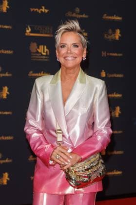 Award 30 Goldene Henne 2024 Carpet Inka Bause on the red carpet of the 30 Goldene Henne 2024 at Messe Leipzig on 15 11 2024 Copyright: xEventpressxKochanx