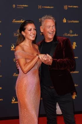 Award 30 Goldene Henne 2024 Carpet Julia Berger and Olaf Berger on the red carpet of the 30 Goldene Henne 2024 at Messe Leipzig on 15 11 2024 Copyright: xEventpressxKochanx