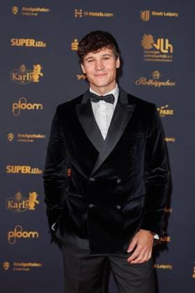Award 30 Goldene Henne 2024 Carpet Wincent Weiss on the red carpet of the 30 Goldene Henne 2024 at Messe Leipzig on 15 11 2024 Copyright: xEventpressxKochanx