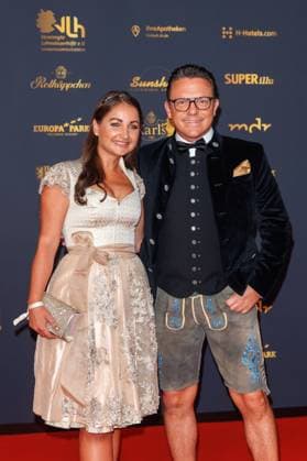Award 30 Goldene Henne 2024 Carpet Eva Luginger and Stefan Mross on the red carpet of the 30 Goldene Henne 2024 at Messe Leipzig on 15 11 2024 Copyright: xEventpressxKochanx