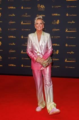 Award 30 Goldene Henne 2024 Carpet Inka Bause on the red carpet of the 30 Goldene Henne 2024 at Messe Leipzig on 15 11 2024 Copyright: xEventpressxKochanx
