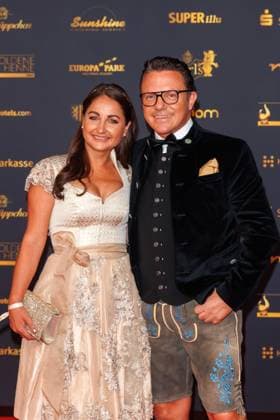 Award 30 Goldene Henne 2024 Carpet Eva Luginger and Stefan Mross on the red carpet of the 30 Goldene Henne 2024 at Messe Leipzig on 15 11 2024 Copyright: xEventpressxKochanx