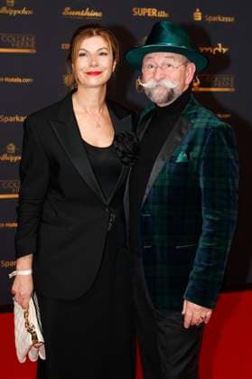 Horst Lichter with his wife Nada Lichter at the 30th Golden Hen 2024 awards ceremony in Studio 3 of MDR Leipzigs Media City, 15 11 2024 Foto:xR.xStoffelsx xFuturexImagex henne_4166