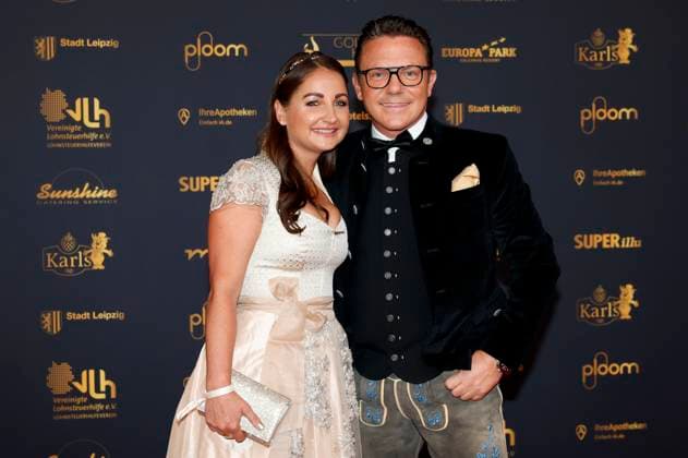 Stefan Mross with girlfriend Eva Luginger at the 30th Golden Hen 2024 awards ceremony in Studio 3 of MDR Leipzigs Media City, 15 11 2024 Foto:xR.xStoffelsx xFuturexImagex henne_4176
