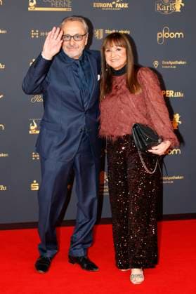 Wolfgang Stumph with his wife Christine Stumph at the 30th Golden Hen 2024 awards ceremony in Studio 3 of MDR Leipzigs Media City, 15 11 2024 Foto:xR.xStoffelsx xFuturexImagex henne_4195