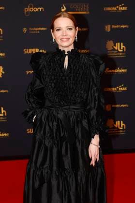 Karoline Herfurth at the 30th Golden Hen 2024 awards ceremony in Studio 3 of MDR Leipzigs Media City, 15 11 2024 Foto:xR.xStoffelsx xFuturexImagex henne_4199