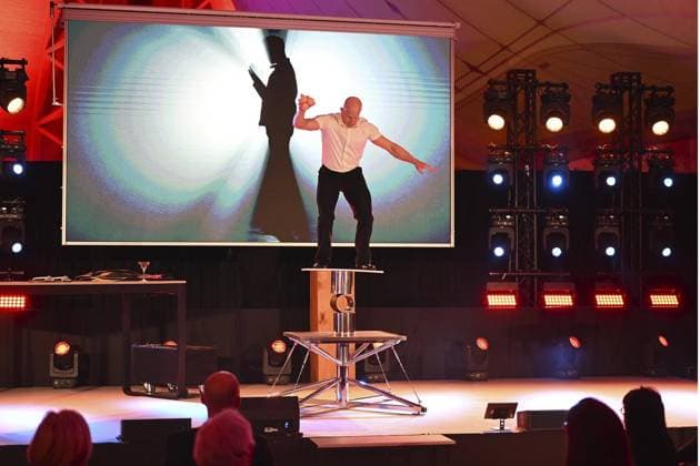 Presentation of the 2nd Mülheim an der Ruhr Business Award FOR EDITORIAL PURPOSES ONLY EDITORIAL USE ONLY p Acrobatic supporting program at the 2nd Mülheim Business Award on Friday, 15 11 2024 in the Luftschiffhalle D NRW Duisburg Copyright OliverxMueller Copyright: OliverxMueller doc7y2qr83ltkg1291ms7c1 ,EDITORIAL USE ONLY Copyright: OliverxMueller