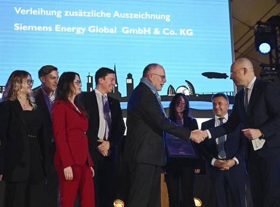 Presentation of the 2nd Business Award of the City of Mülheim an der Ruhr FOR EDITORIAL PURPOSES ONLY EDITORIAL USE ONLY p Additional award to Siemens Energy at the Business Award on Friday, 15 11 2024 D NRW Duisburg Copyright OliverxMueller Copyright: OliverxMueller doc7y2qreyuif71fzyzick1 ,EDITORIAL USE ONLY Copyright: OliverxMueller