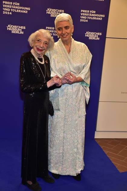 Margot Friedlaender, Hetty Berg, Director of the Jewish Museum Arrival, blue carpetc for the Award Ceremony for Understanding and Tolerance at the Jewish Museum in Berlin, on 16 11 2024 Photopress Mueller