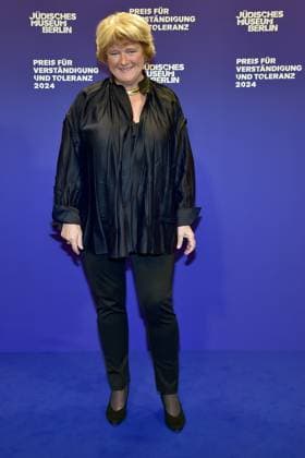 Award Ceremony for Understanding and Tolerance Monika Grütters Arrival, blue carpetc for the Award Ceremony for Understanding and Tolerance at the Jewish Museum in Berlin, on 16 11 2024 Photopress Mueller