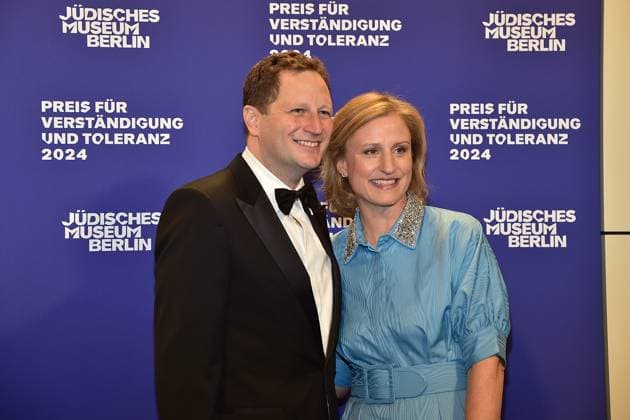 Award Ceremony for Understanding and Tolerance Georg Friedrich Prince of Prussia with his wife Sophie Princess of Isenburg Arrival, blue carpet for the Award Ceremony for Understanding and Tolerance at the Jewish Museum in Berlin, on 16 11 2024 Photopress Mueller