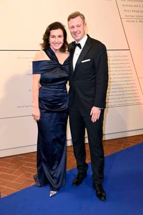 Dorothee Bär mit Ehemann Oliver Bär bei der 23. Verleihung des Preises für Verständigung und Toleranz 2024 im Glashof des Jüdischen Museums. Berlin, 16.11.2024 *** Dorothee Bär with husband Oliver Bär at the 23 Award Ceremony of the Prize for Understanding and Tolerance 2024 in the Glass Courtyard of the Jewish Museum Berlin, 16 11 2024 Foto:xF.xKernx xFuturexImagex toleranz_4176
