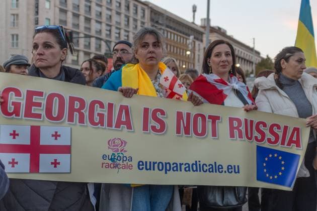 News Themen der Woche KW46 News Bilder des Tages 11 17 2024 Rome, a thousand days after the beginning of Moscow s invasion, the Ukrainian community in Italy takes to the streets a few steps from the Russian embassy. Ps: the photo can be used in compliance with the context in which it was taken, and without defamatory intent of the decorum of the people represented  Copyright: xStefanoxRonchinix xipa-agency.nex xStefanoxRonchinix IPA_Agency_IPA51639551