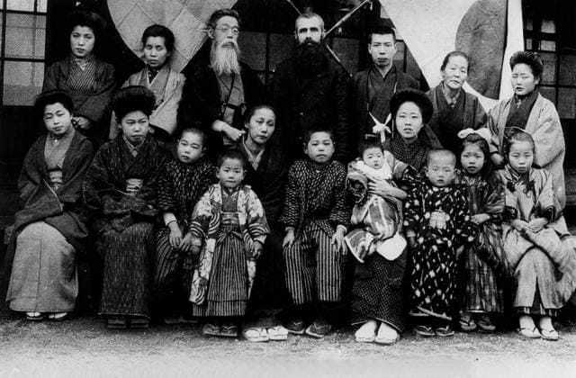 Archivbilder der Woche KW47 Catechism and their families. Catholic Mission to Japan in the 19th Century. XRH1735360 Catechism and their families. Catholic Mission to Japan in the 19th Century.; (add.info.: Catechism and their families. Catholic Mission to Japan in the 19th Century.). Copyright: xBridgemanxImagesx 1735360