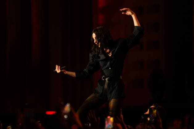 Corona Capital Music Festival - Day 2 St Vincent performs during day 2 of the 2024 Corona Capital Music Festival at Autodromo Hermanos Rodriguez on November 16, 2024 in Mexico City, Mexico. Mexico City Autodromo Hermanos Rodriguez Mexico Copyright: xAnniexLesser imageSPACEx