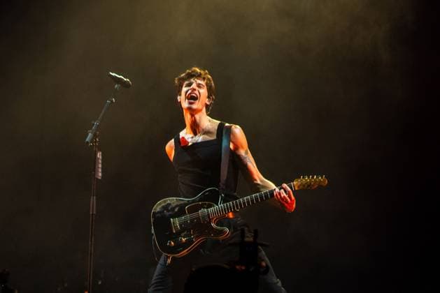 Corona Capital Music Festival - Day 2 Shawn Mendez performs during day 2 of the 2024 Corona Capital Music Festival at Autodromo Hermanos Rodriguez on November 16, 2024 in Mexico City, Mexico. Mexico City Autodromo Hermanos Rodriguez Mexico Copyright: xAnniexLesser imageSPACEx