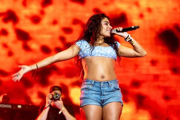 Corona Capital Music Festival - Day 2 Jessie Reyez performs during day 2 of the 2024 Corona Capital Music Festival at Autodromo Hermanos Rodriguez on November 16, 2024 in Mexico City, Mexico. Mexico City Autodromo Hermanos Rodriguez Mexico Copyright: xAnniexLesser imageSPACEx
