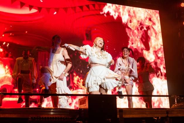 Corona Capital Music Festival - Day 2 Melanie Martinez performs during day 2 of the 2024 Corona Capital Music Festival at Autodromo Hermanos Rodriguez on November 16, 2024 in Mexico City, Mexico. Mexico City Autodromo Hermanos Rodriguez Mexico Copyright: xAnniexLesser imageSPACEx