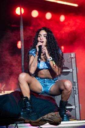 Corona Capital Music Festival - Day 2 Jessie Reyez performs during day 2 of the 2024 Corona Capital Music Festival at Autodromo Hermanos Rodriguez on November 16, 2024 in Mexico City, Mexico. Mexico City Autodromo Hermanos Rodriguez Mexico Copyright: xAnniexLesser imageSPACEx