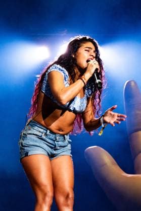 Corona Capital Music Festival - Day 2 Jessie Reyez performs during day 2 of the 2024 Corona Capital Music Festival at Autodromo Hermanos Rodriguez on November 16, 2024 in Mexico City, Mexico. Mexico City Autodromo Hermanos Rodriguez Mexico Copyright: xAnniexLesser imageSPACEx