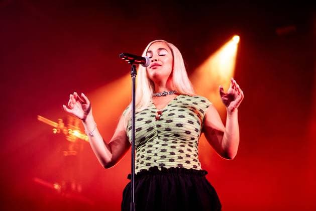 Corona Capital Music Festival - Day 2 Jorja Smith performs during day 2 of the 2024 Corona Capital Music Festival at Autodromo Hermanos Rodriguez on November 16, 2024 in Mexico City, Mexico. Mexico City Autodromo Hermanos Rodriguez Mexico Copyright: xAnniexLesser imageSPACEx