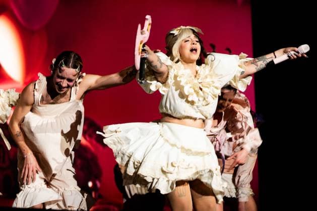 Corona Capital Music Festival - Day 2 Melanie Martinez performs during day 2 of the 2024 Corona Capital Music Festival at Autodromo Hermanos Rodriguez on November 16, 2024 in Mexico City, Mexico. Mexico City Autodromo Hermanos Rodriguez Mexico Copyright: xAnniexLesser imageSPACEx