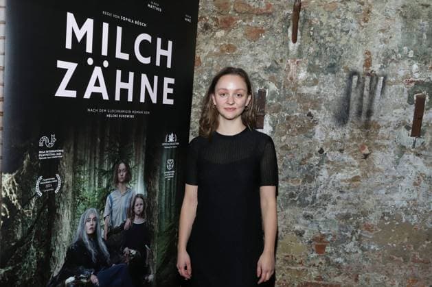 Entertainment Themen der Woche KW47 Entertainment Bilder des Tages Premiere Milchzaehne, Zeise Kinos Hamburg Mathilde Bundschuh, Milchzaehne, Zeise Kinos Hamburg, 18.11.2024 *** Premiere Milchzaehne, Zeise Kinos Hamburg Mathilde Bundschuh, Milchzaehne, Zeise Kinos Hamburg, 18 11 2024 Copyright: xx