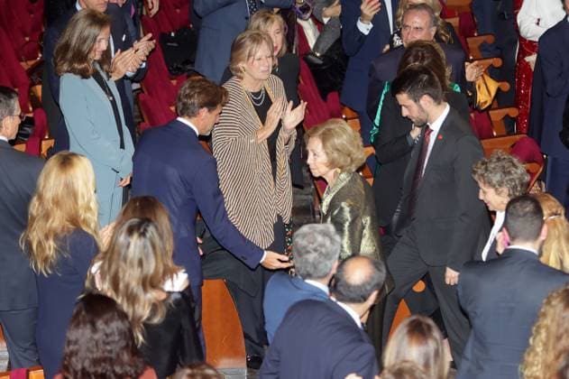 XXXIX edition of the BMW Painting Award Queen Dona Sofia greets Nora of Liechtenstein during the presentation of the BMW Painting Awards in its XXXIX edition at the Teatro Real, on November 18, 2024, in Madrid Spain PREMIOS GENTE PINTURA José Ramó Madrid Madrid Madrid Spain  Copyright: xJosÃ xRamonxHernandox 6349911