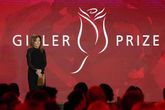 November 18, 2024, Toronto, On, CAN: Elana Rabinovitch the Executive Director of Giller Prize stands on stage during the awards ceremony in Toronto, Monday, Nov. 18, 2024. Toronto CAN  - ZUMAc35_ 20241118_zaf_c35_170 Copyright: xChrisxYoungx