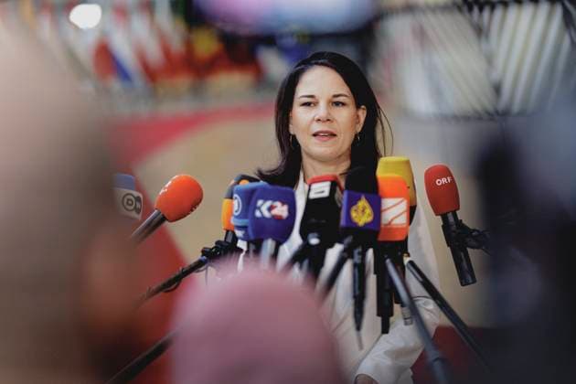 News Themen der Woche KW47 News Bilder des Tages Annalena Baerbock (Buendnis 90 Die Gruenen), Bundesaussenministerin, spricht zu den Medien vor der Teilnahme am Rat der Aussenbeziehungen in Bruessel, 18.11.2024. Fotografiert im Auftrag des Auswaertigen Amtes. Bruessel Belgien *** Annalena Baerbock Buendnis 90 Die Gruenen , Federal Foreign Minister, speaks to the media before attending the Foreign Affairs Council in Brussels, 18 11 2024 Photographed on behalf of the Federal Foreign Office Brussels Belgium Copyright: xFlorianxGaertner AAx